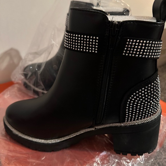 NWT: Black rhinestone boot size 6 - Picture 4 of 7